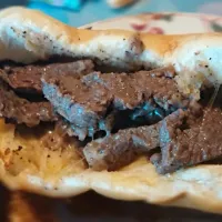 Prime delmanco steak sandwich with aged white cheddar cheese with coffee grounds and lavender|Alex Velasquezさん