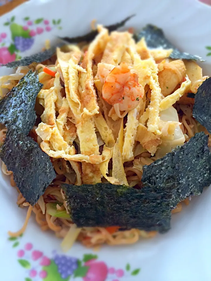 Fried instant noodles.. Quick for lunch|Rita L'amoritaさん