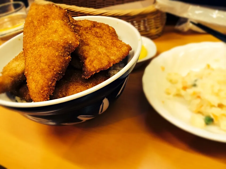 新潟グルメ！タレカツ丼|あやさん