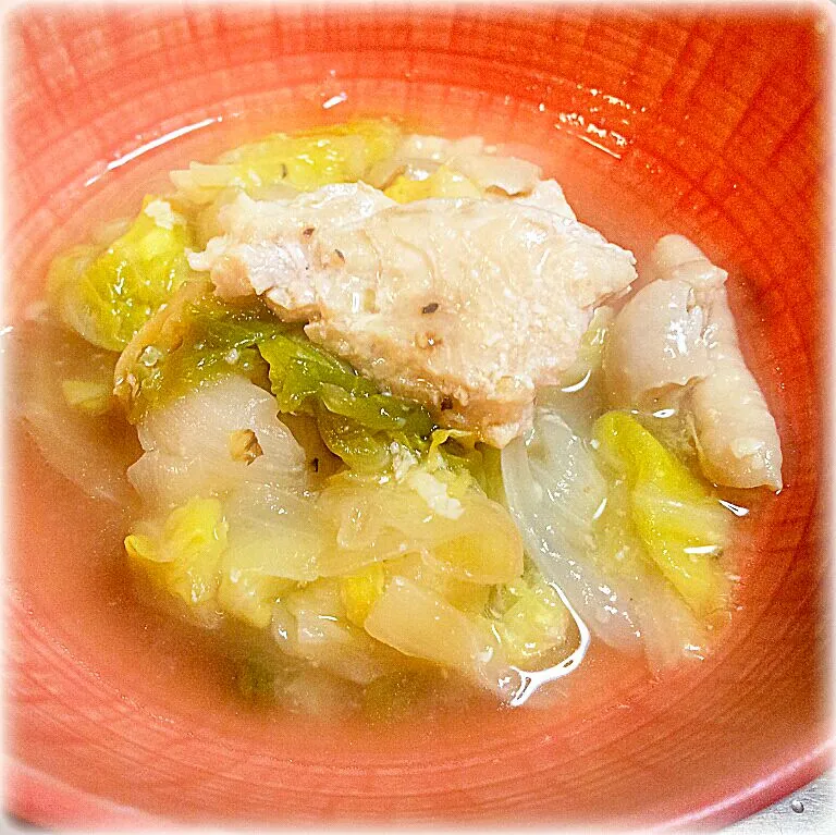 はやちんさんのreパンさん直伝❗️野菜の水分だけで、鶏ももとキャベツのうまうま塩麹蒸し🌸|こだまさん