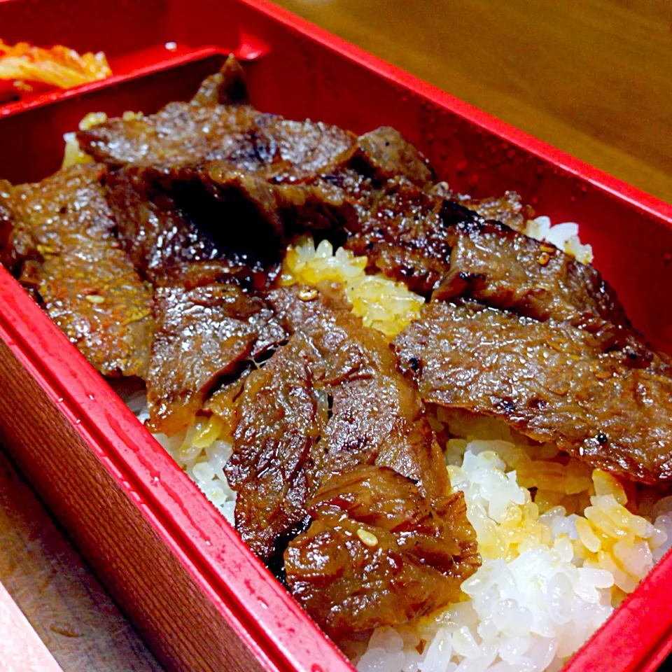 焼き肉 幸「特選上カルビ弁当」|TETSU♪😋さん