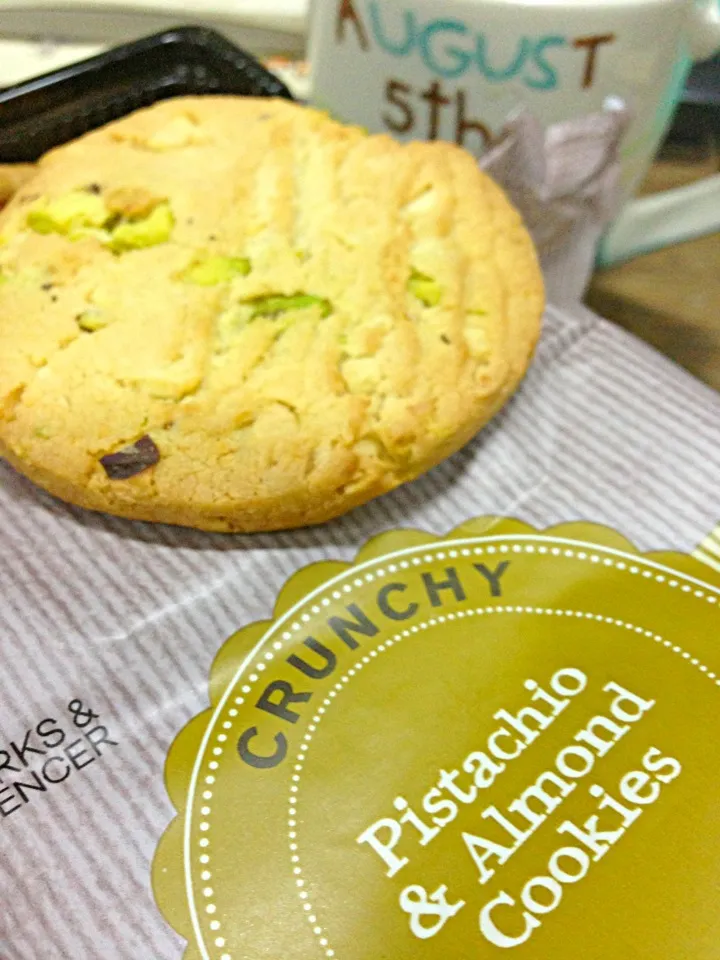 Pistachio and almond cookies,, my fav|PhUnGさん