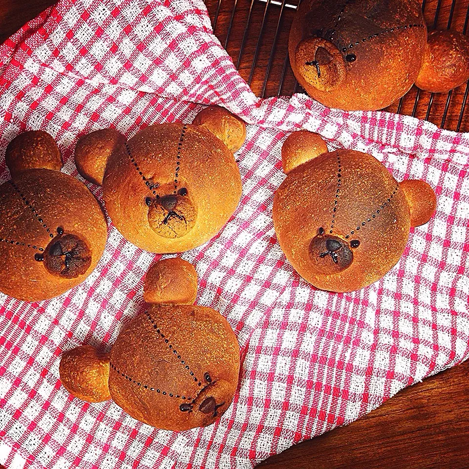 Snapdishの料理写真:Jacky Chocolate buns 🐻 くまのがっこう ジャッキー チョコレートパン|Yuka Nakataさん