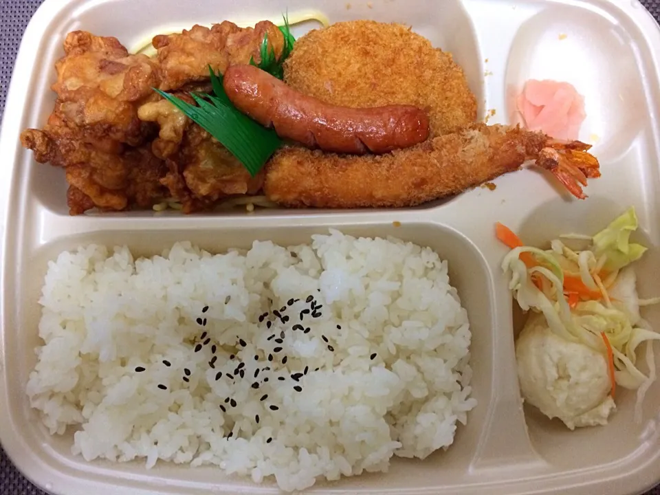 唐揚げスペシャル弁当|ばーさんさん