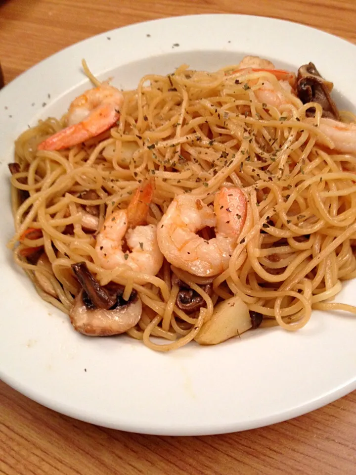 Shrimp chow mien|Theresaさん