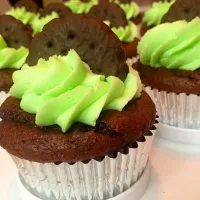 Snapdishの料理写真:Thin Mint Cupcakes|Dawn Dyeさん