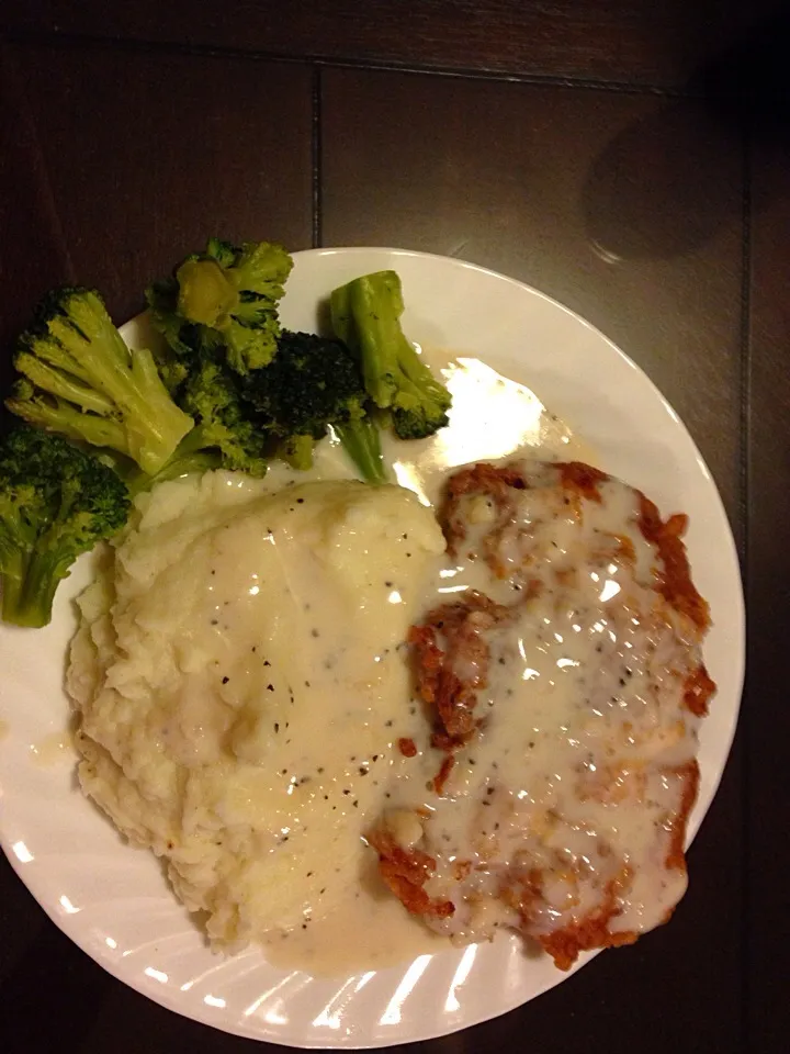 Chicken Fried Chicken with Mashed Potatos under a garlic gravy|Macawsoさん