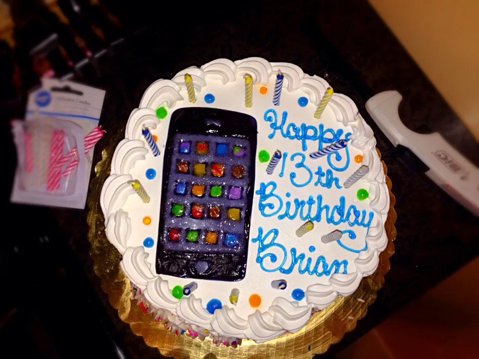 Snapdishの料理写真:Cookies n, Cream Birthday Cake|Macawsoさん