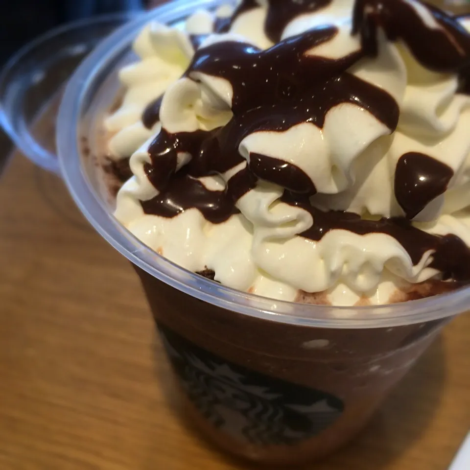 Snapdishの料理写真:frash banana & chocolate cream frappuccino|hirotomoさん