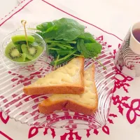 Snapdishの料理写真:チーズトーストの朝ごはん|Cathyさん