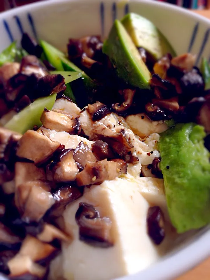 Snapdishの料理写真:Yum yum tofu salad :)|Tanuさん