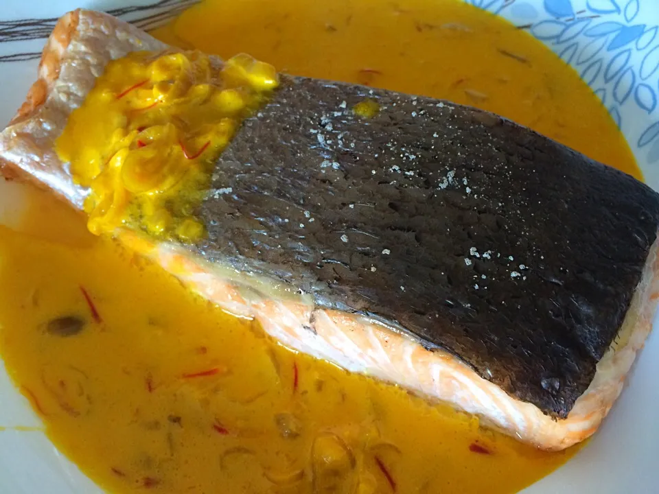 Baked salmon with saffron cream sauce.|Ong Sor Fernさん