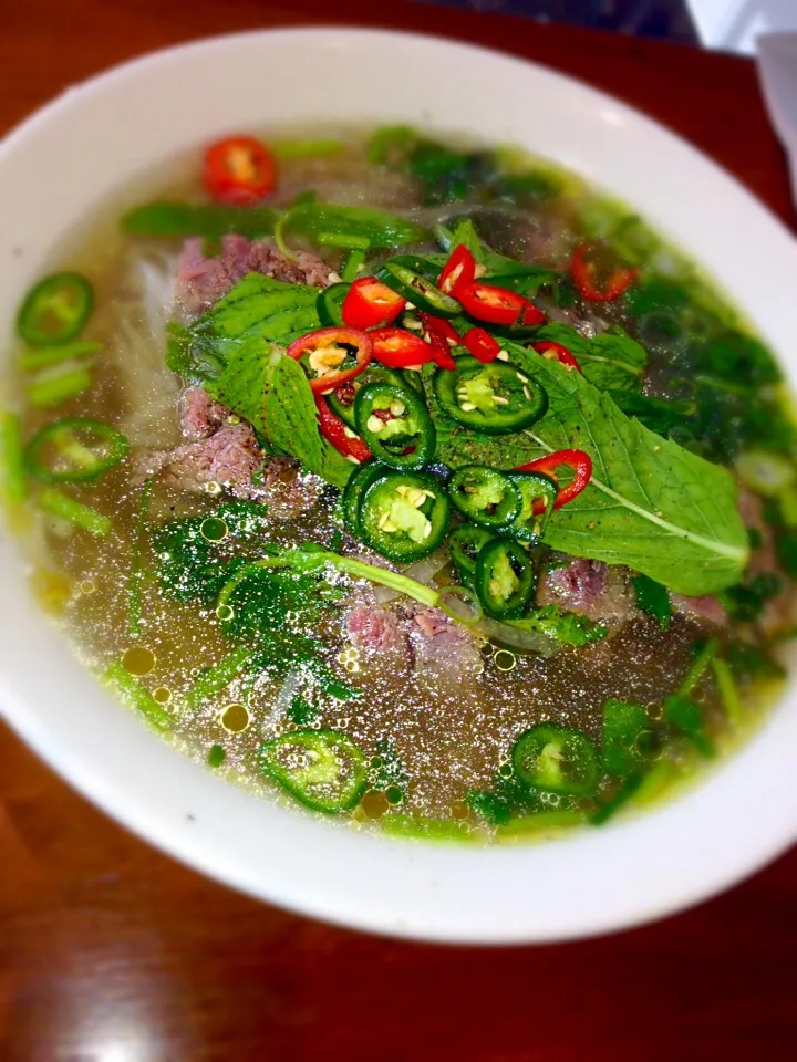 Rare beef noodle soup|woodfiredさん