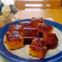 Snapdishの料理写真:bolo de cenoura para o lanche da tarde|Fabiana Yoshizato Asahiさん