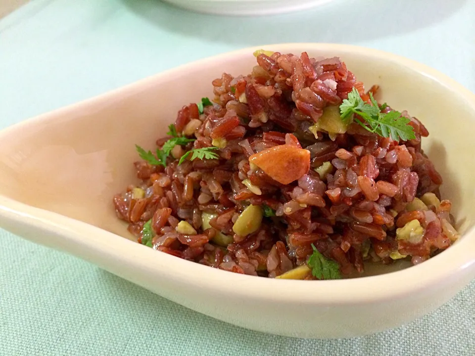 Red rice salads with edamame&nuts レッドライスサラダ|chocolatteさん