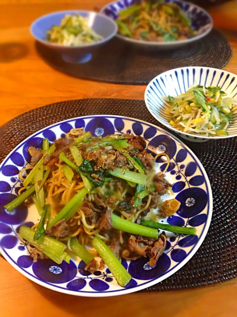 牛肉のエスニック焼きそばとモヤシときゅうりのナムル|脇田喬さん