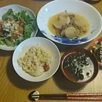 Snapdishの料理写真:大根豚肉煮物・鰹玉ねぎコチュジャンサラダ|YOKOさん