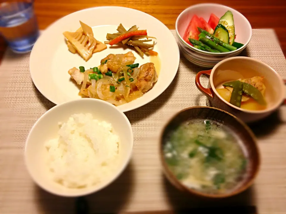 鶏肉の玉ねぎ煮、きんぴら、タケノコのごま油炒め|ハナさん