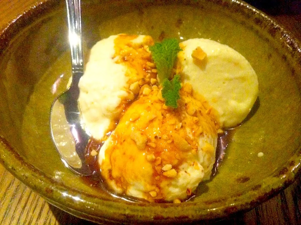 Snapdishの料理写真:Tofu pudding, chopped peanuts, Japanese brine sugar syrup|skyblueさん