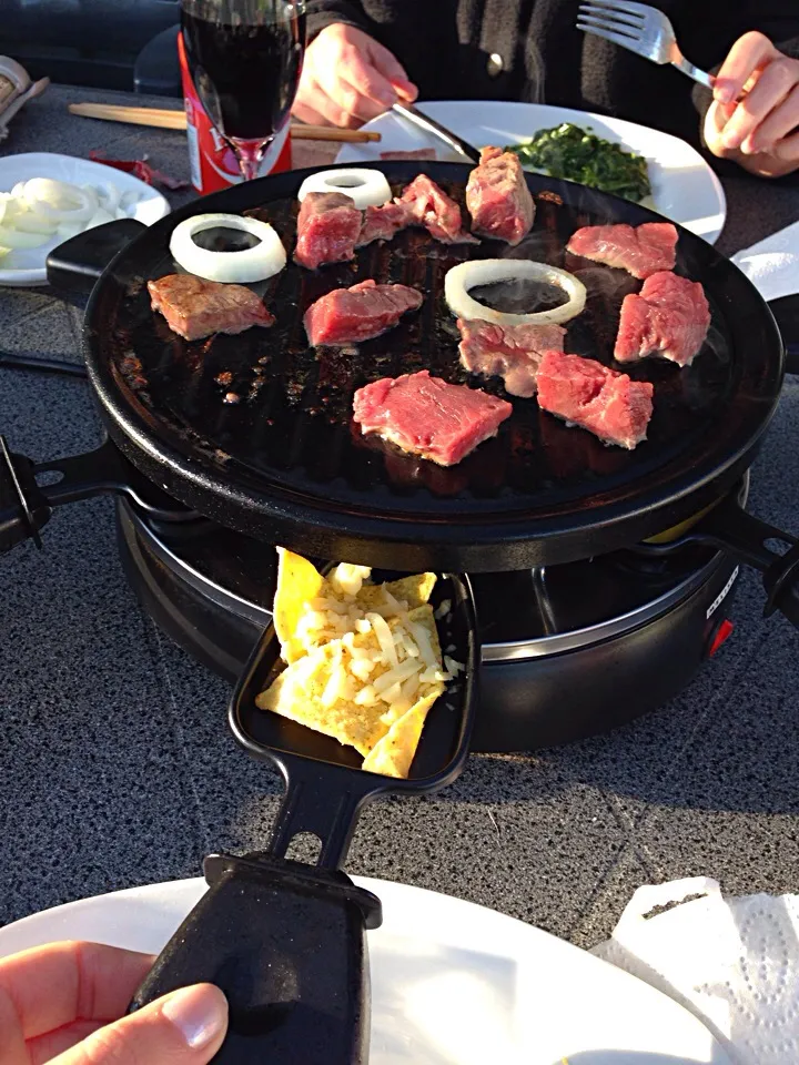 Raclette w. Beef tenderloin, vegetables, omelet and nachos 😊|Trine Thomsenさん