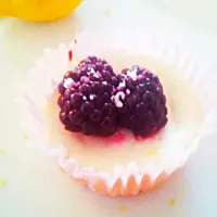 lemon cheescakes topped with blackberries|Angie M.さん