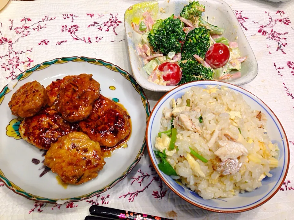 Snapdishの料理写真:つくねの照り焼きと鯛と筍の炊き込みご飯|富永のり子さん