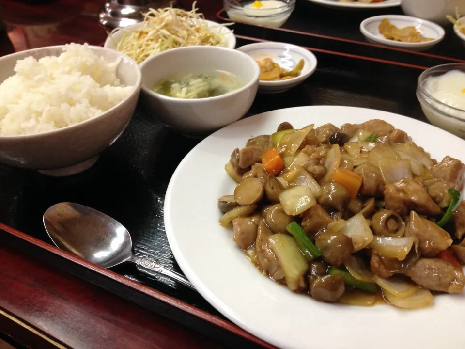 豚肉とふくろ茸の炒め定食|izumizakiさん