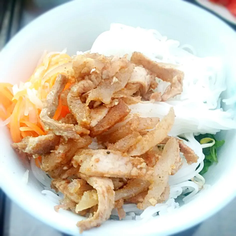 Snapdishの料理写真:Bì bún|Chinh Mrlamさん