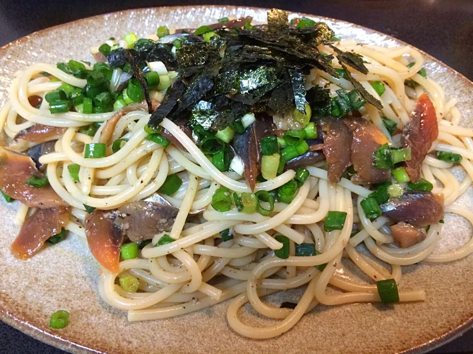 Snapdishの料理写真:うるめいわしとネギのパスタ|buhizouさん