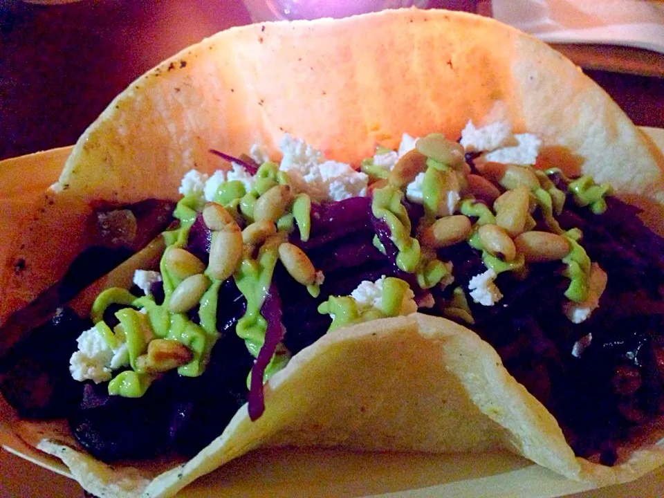 Taco with wild mushroom, ricotta cheese and pine nuts|sgさん