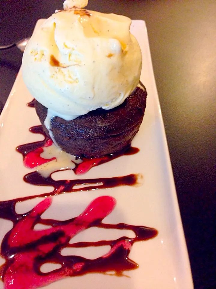 Lava cake with vanilla ice cream|sgさん