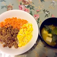 鯖缶でつくる三色丼|Reiko Nagaiさん