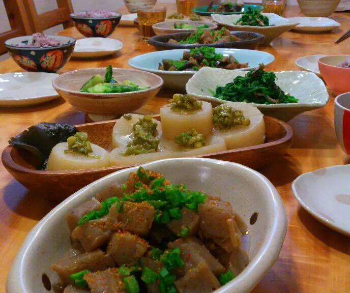 豚ばら肉と蒟蒻の甘辛煮～晩御飯|ゆるるんさん