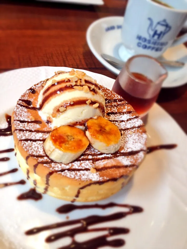 念願の星野珈琲のスフレパンケーキチョコバナナアイスクリームのせ。|mameさん