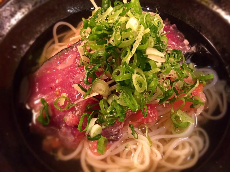 Snapdishの料理写真:鰹の藁焼き洋風マリネそうめん|半田手延べそうめんの店 阿波や壱兆さん