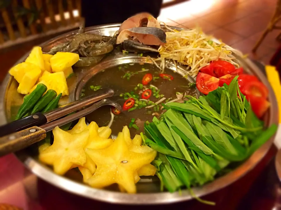 Vietnam styles sea food  hot pot@銘記|Larry Chuさん