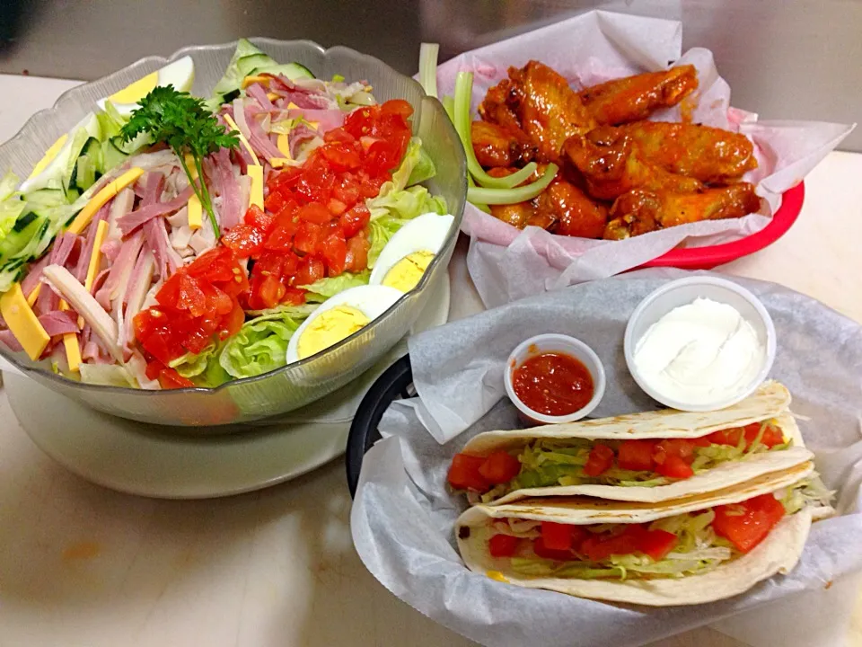 Chef Salad, Buffalo Wings and Tacos!!!|Chef Ampさん