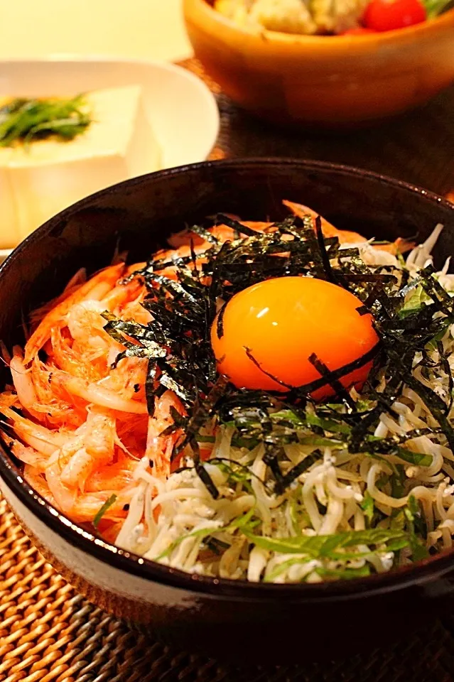 釜揚げ桜えび&しらすのコラボ丼|はさん