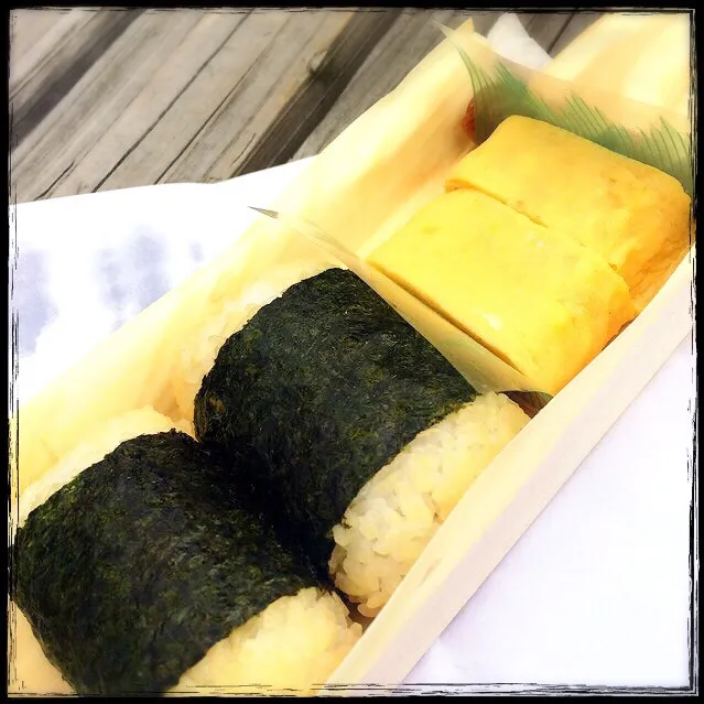 Snapdishの料理写真:せえーちゃんのお手製おにぎり弁当🍙ʕ-̼͡-ʔ✨羨ましいでしょʕ-̼͡-ʔほほほほ|七海さん