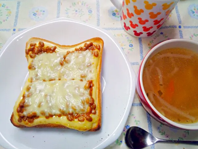 食べラー納豆マヨチーズトースト|うたかた。さん