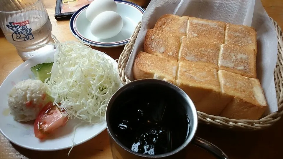 アイスコーヒーとモーニングセット＋ミニサラダ|サイファさん