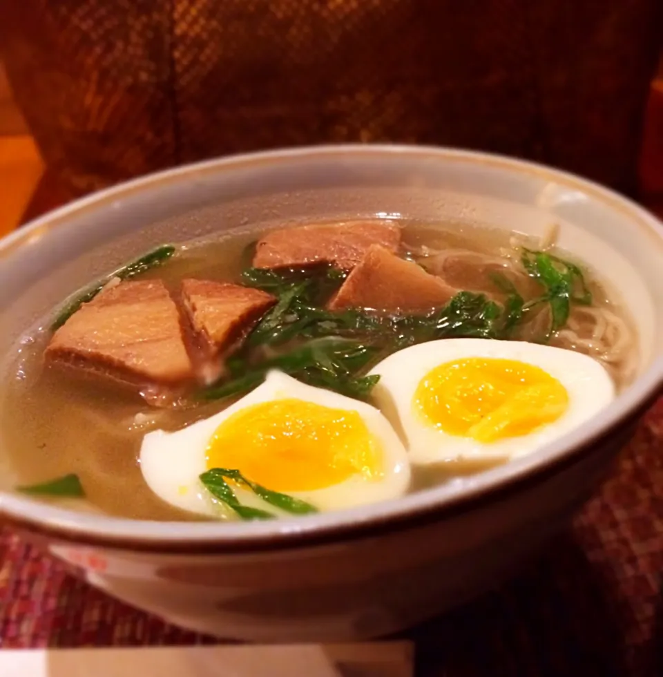 Soba in chicken broth with eggs, tuna and scallion.|Akiko Nishimaeさん