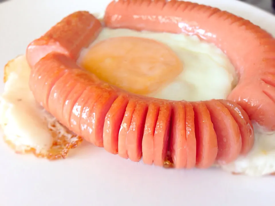 Sausage with egg|woorawitさん