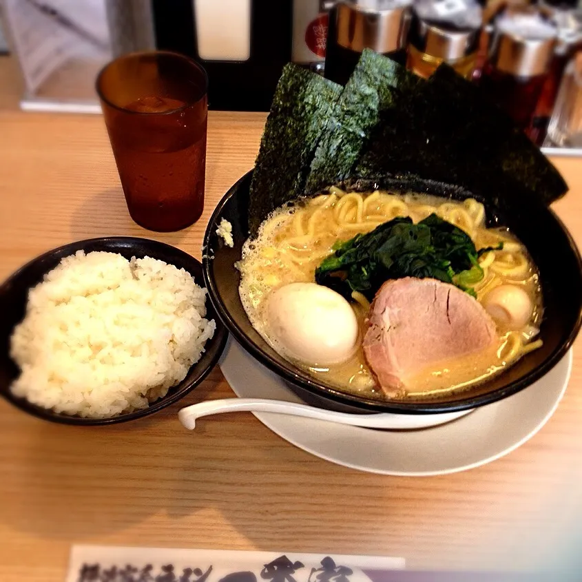 Snapdishの料理写真:家系ラーメン、リターンずずっ！！|美也子さん