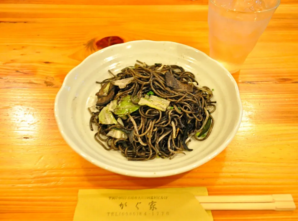 いか墨ソメン wheat noodles served with squid in black ink.|Craig Colemanさん