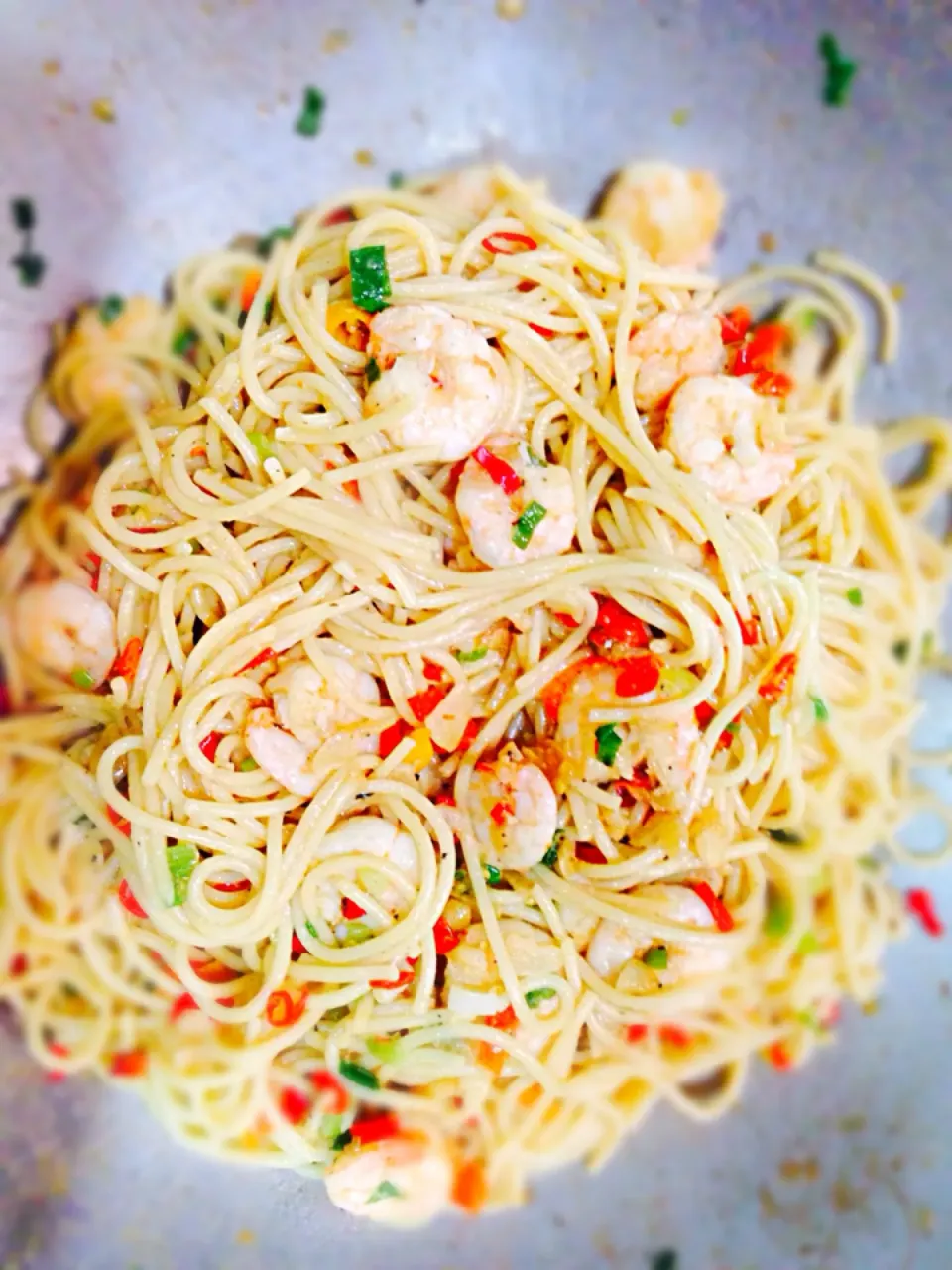 Snapdishの料理写真:Spicy prawn aglio olio|hakim.inwi@gmail.comさん