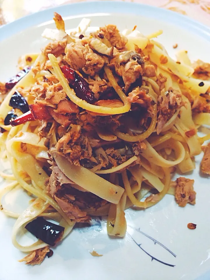 Fettucini Spicy Tuna in Thai Style|Kukkik Waraphanさん