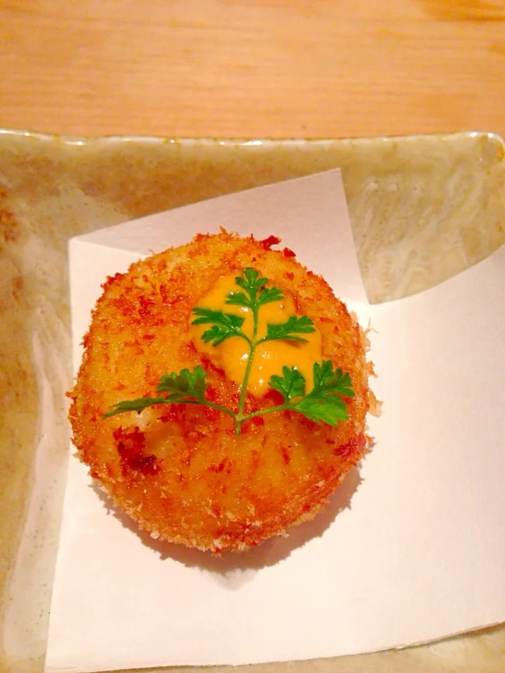 Snapdishの料理写真:Crab meat creamy croquette|Kumigarさん