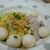 Snapdishの料理写真:ก๋วยเตี๋ยวแห้งหมู|Naratpornphak Pou Hinakkeedechさん