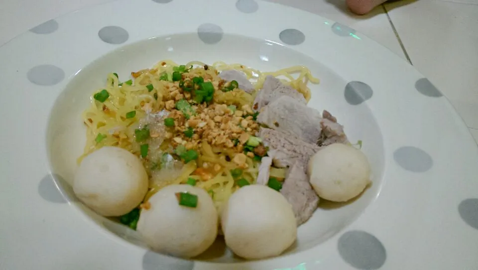 ก๋วยเตี๋ยวแห้งหมู|Naratpornphak Pou Hinakkeedechさん